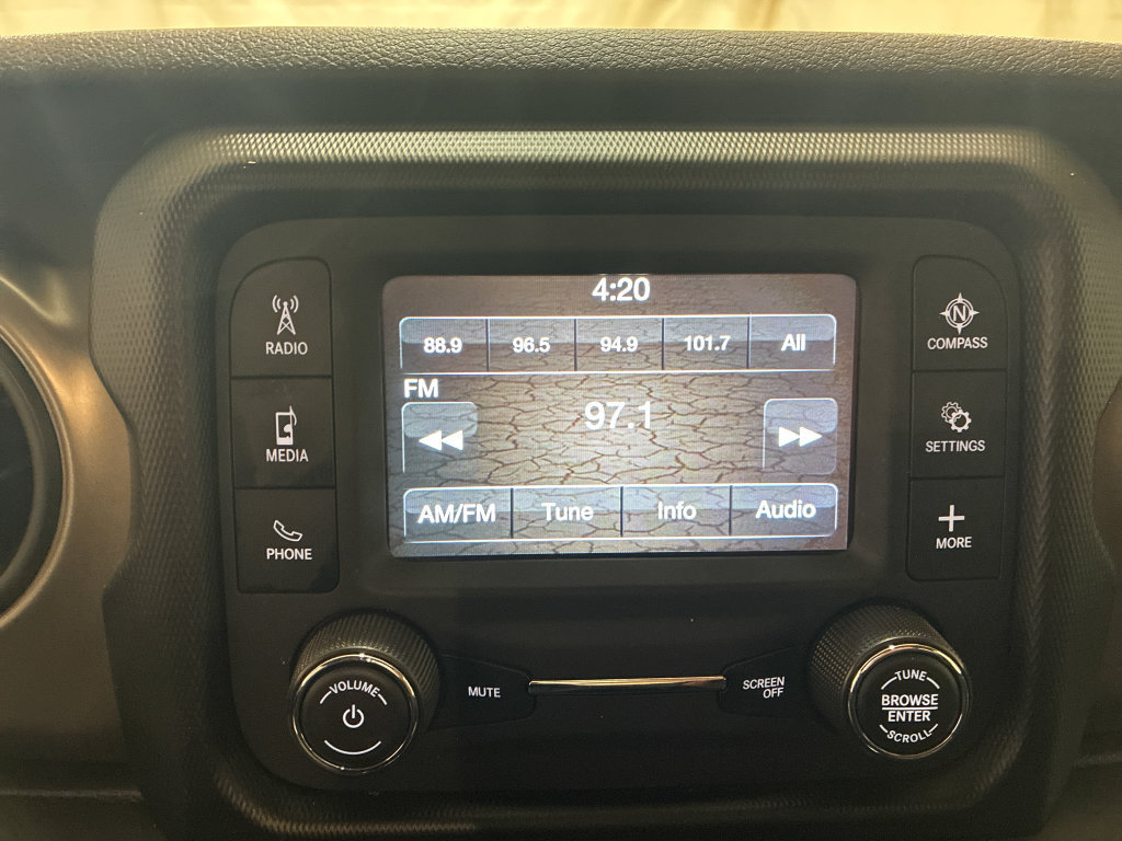 Used 2019 Jeep Wrangler Sport AWD/4WD image 14