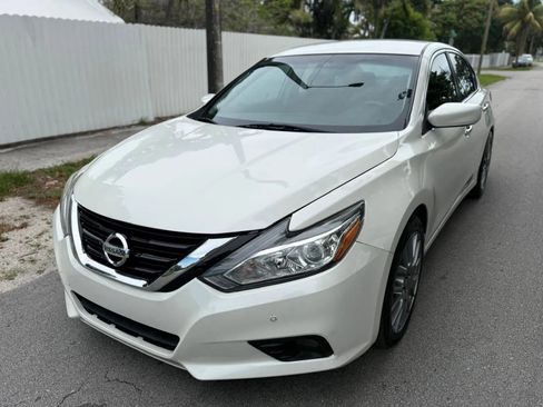 Used 2018 Nissan Altima 2.5 SR FWD image 4