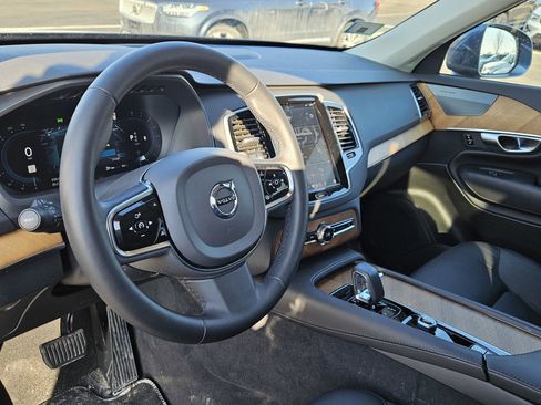 Used 2024 Volvo XC90 B6 Plus w/ Protection Package Premier image 10