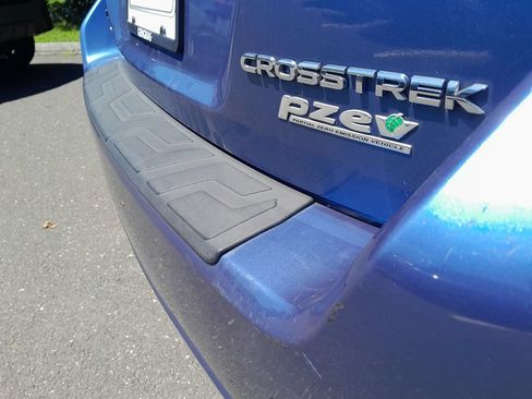Used 2017 Subaru Crosstrek 2.0i Premium AWD/4WD image 40