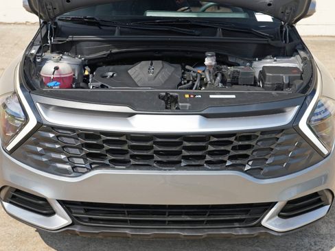 Used 2023 Kia Sportage LX FWD image 7