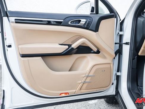 Used 2016 Porsche Cayenne image 55