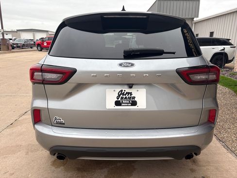 Used 2023 Ford Escape ST-Line FWD image 9