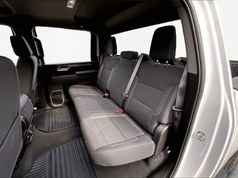 Used 2025 Chevrolet Silverado 2500 LT w/ Convenience Package image 16