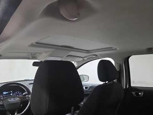 Used 2019 Ford EcoSport SE image 3