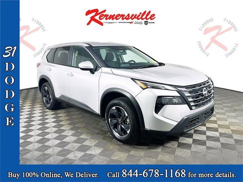 Used 2024 Nissan Rogue SV image 1