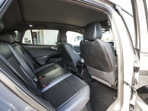 Used 2023 Volkswagen ID.4 Pro S AWD/4WD image 34