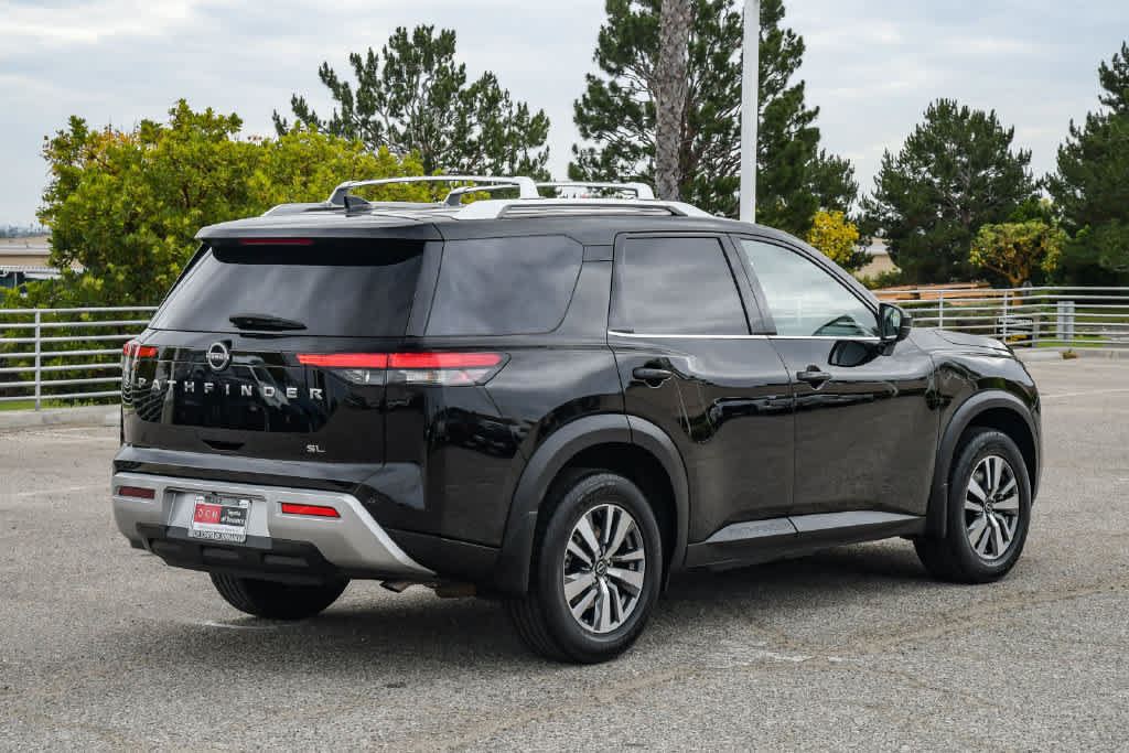 Used 2023 Nissan Pathfinder SL w/ Cargo Package FWD image 9