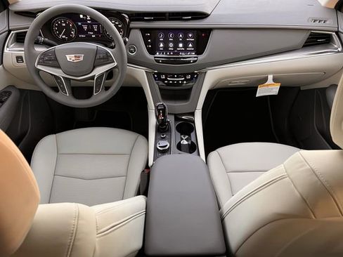 New 2026 Cadillac XT5 Premium Luxury image 9