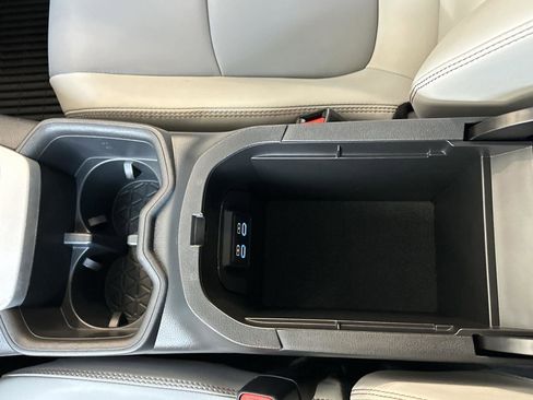 Used 2022 Toyota RAV4 XLE Premium image 23