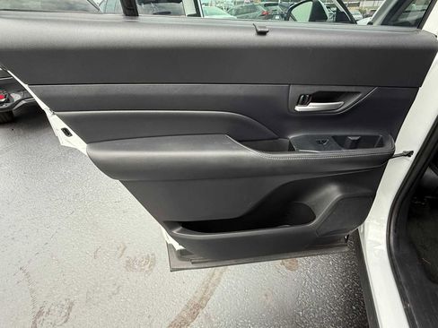 Used 2024 Toyota Grand Highlander AWD image 15