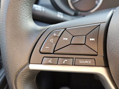 Used 2022 Nissan Kicks S image 12