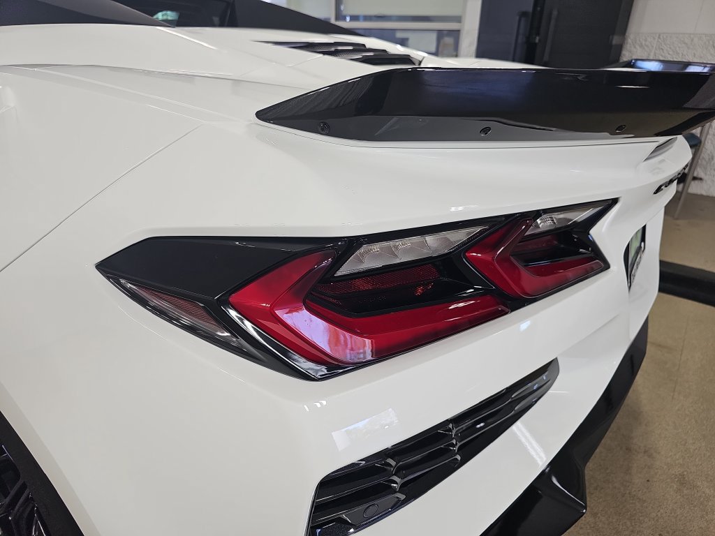 Used 2025 Chevrolet Corvette Z06 RWD image 39