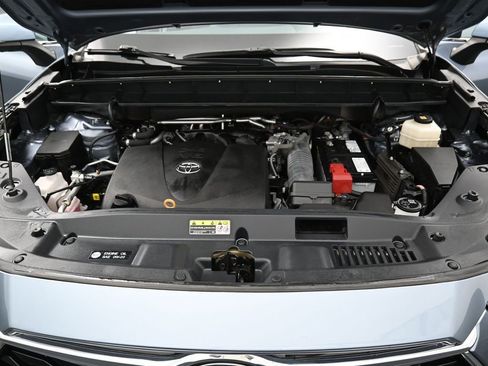 Used 2020 Toyota Highlander Limited image 40