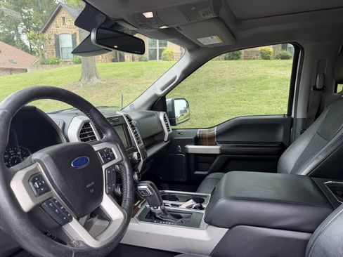 Used 2015 Ford F150 Lariat w/ Equipment Group 502A Luxury AWD/4WD image 3