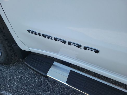 New 2026 GMC Sierra 1500 SLT w/ SLT Premium Plus Package AWD/4WD image 16