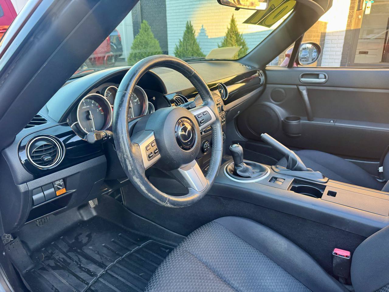 Used 2007 MAZDA MX-5 Miata Touring w/ Suspension Pkg RWD image 22