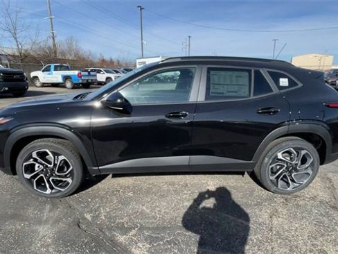 New 2026 Chevrolet Trax RS w/ Sunroof Package image 7
