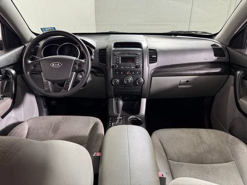 Used 2013 Kia Sorento LX w/ Value Pkg FWD image 18