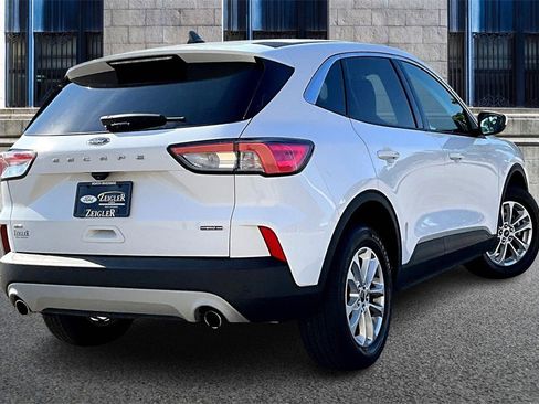 Certified 2021 Ford Escape SE image 11