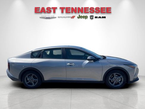 Used 2026 Kia K4 FWD image 2