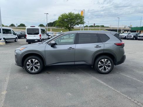 Used 2023 Nissan Rogue SV FWD image 4