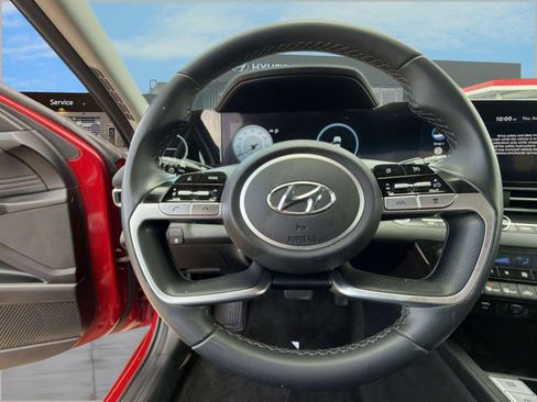 Used 2023 Hyundai Elantra SEL w/ Convenience Package FWD image 11