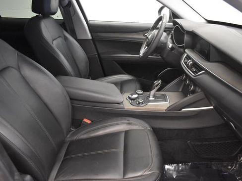 Used 2018 Alfa Romeo Stelvio Ti AWD/4WD image 19