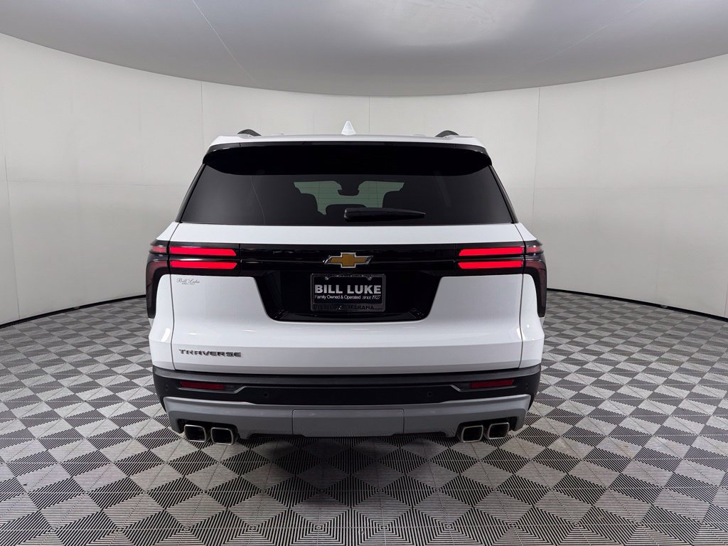 Used 2026 Chevrolet Traverse LT w/ Driver Confidence Package FWD image 11