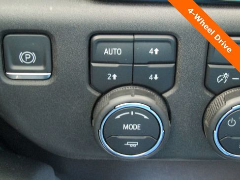 Used 2024 Chevrolet Silverado 2500 LT w/ All Star Edition AWD/4WD image 8
