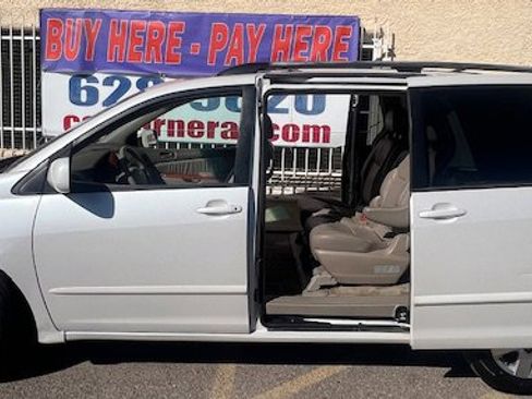 Used 2008 Toyota Sienna XLE image 5
