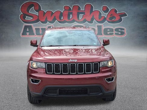 Used 2018 Jeep Grand Cherokee Laredo image 2