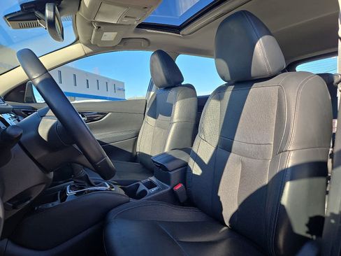 Used 2019 Nissan Rogue Sport SL w/ Premium Package image 15