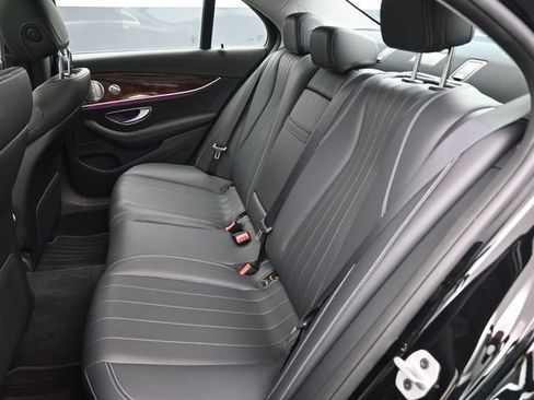 Used 2019 Mercedes-Benz E 300 image 10