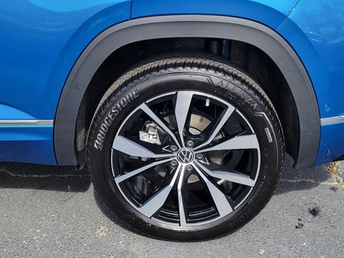 Certified 2025 Volkswagen Atlas Cross Sport SEL Premium R-Line image 13