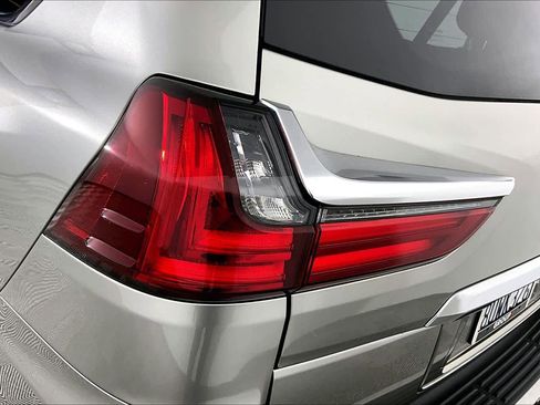 Used 2021 Lexus LX 570 4WD w/ 3rd Row & Luxury Pkg image 27