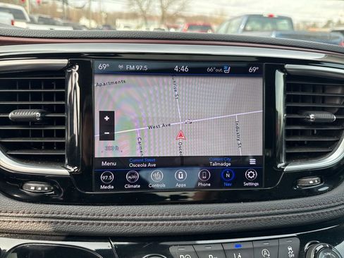 Used 2019 Chrysler Pacifica Limited w/ Advanced Safetytec Group image 8