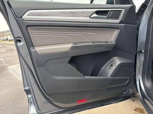 Certified 2022 Volkswagen Atlas Cross Sport SE image 10