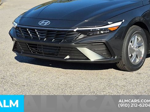 Certified 2026 Hyundai Elantra SE w/ Cargo Package FWD image 11