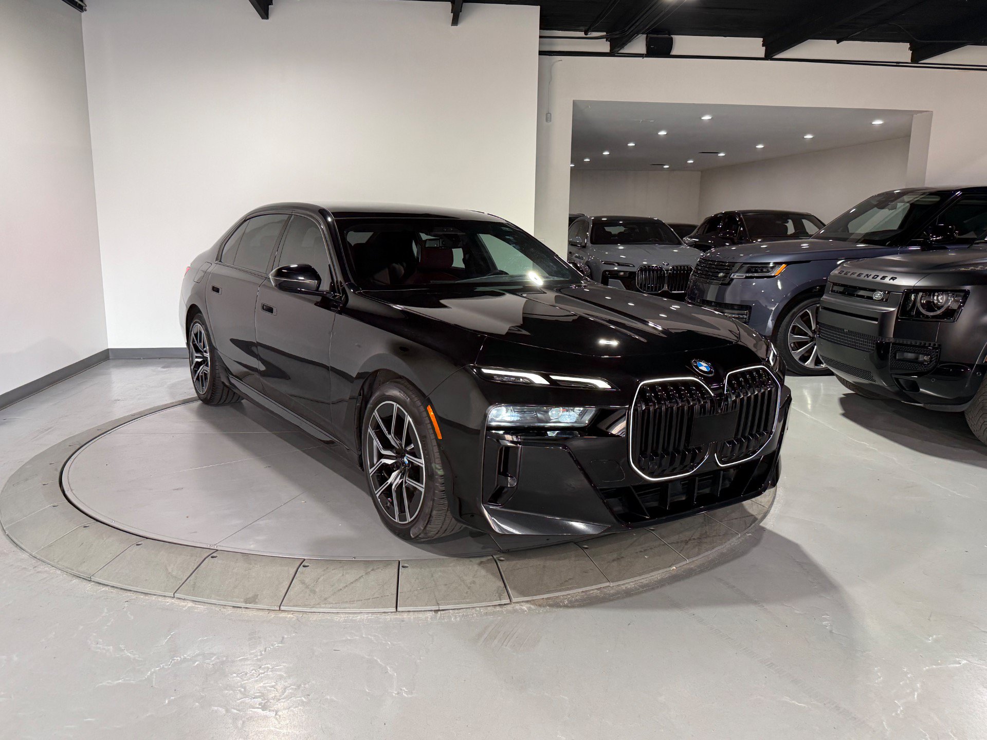 Used 2024 BMW 740i xDrive AWD/4WD image 16