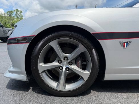 Used 2015 Chevrolet Camaro SS w/ Commemorative Special Edition RWD image 44