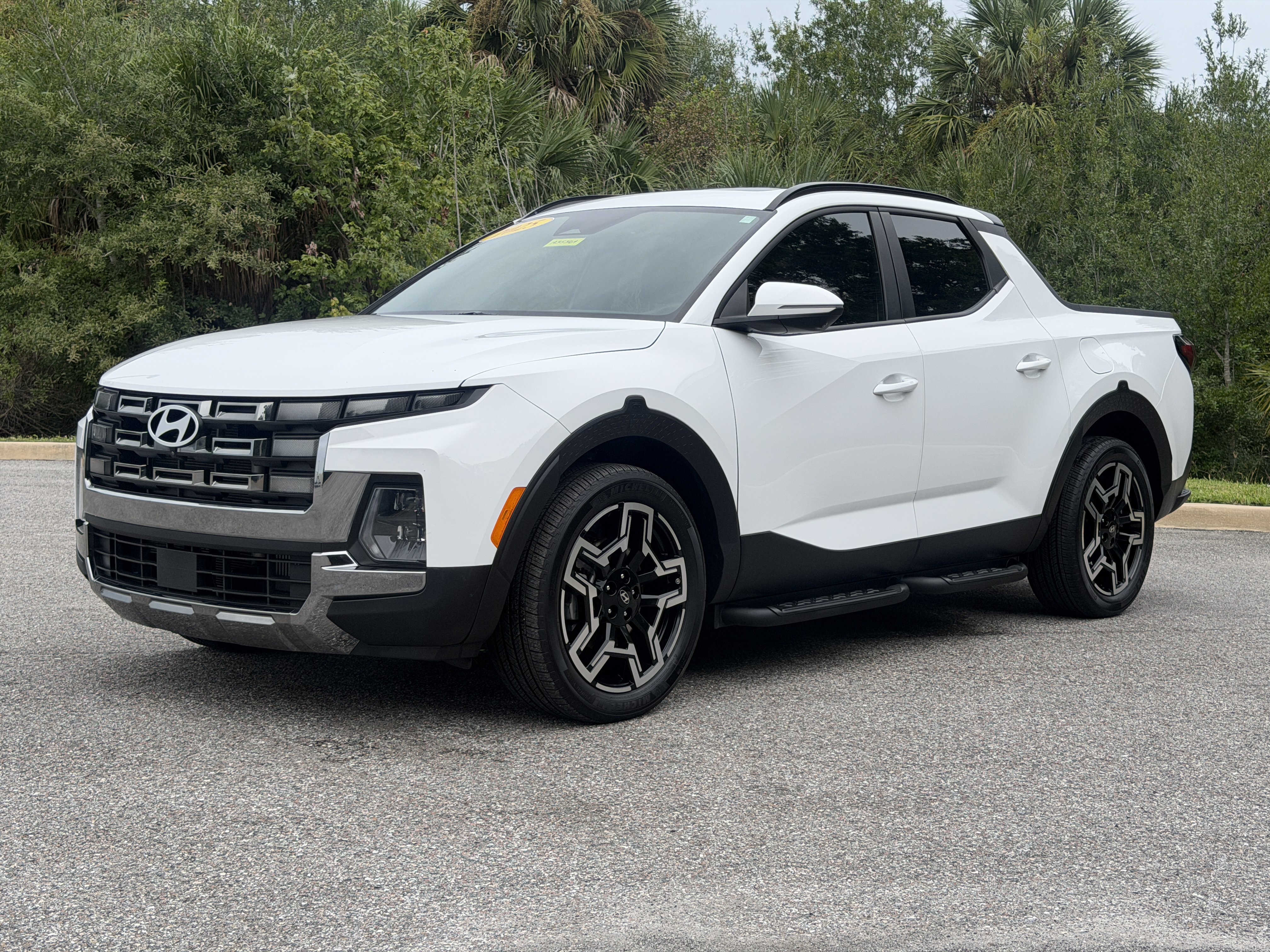 Used 2025 Hyundai Santa Cruz Limited AWD/4WD image 3