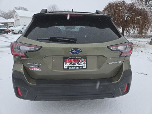 Used 2022 Subaru Outback Premium image 5