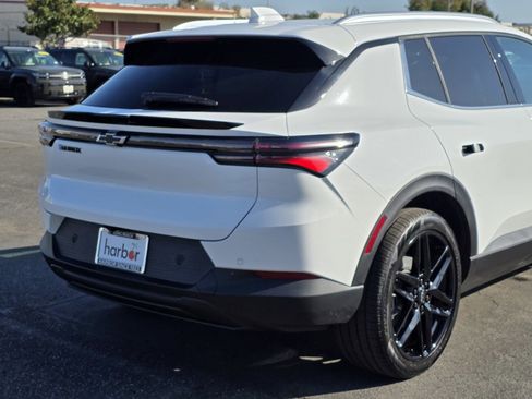 New 2026 Chevrolet Equinox EV LT w/ LPO, Blackout Package image 10