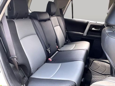 Used 2022 Toyota 4Runner SR5 Premium w/ Moonroof Package AWD/4WD image 20