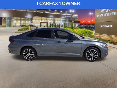 Used 2024 Volkswagen Jetta Sport image 6