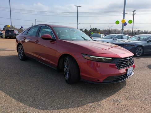 Used 2023 Honda Accord EX image 7