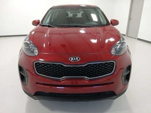 Used 2018 Kia Sportage LX FWD image 2