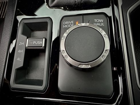Certified 2025 Toyota Tundra SR5 AWD/4WD image 22