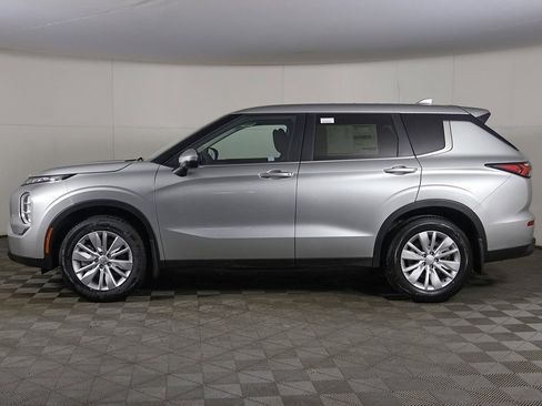 New 2026 Mitsubishi Outlander ES image 16
